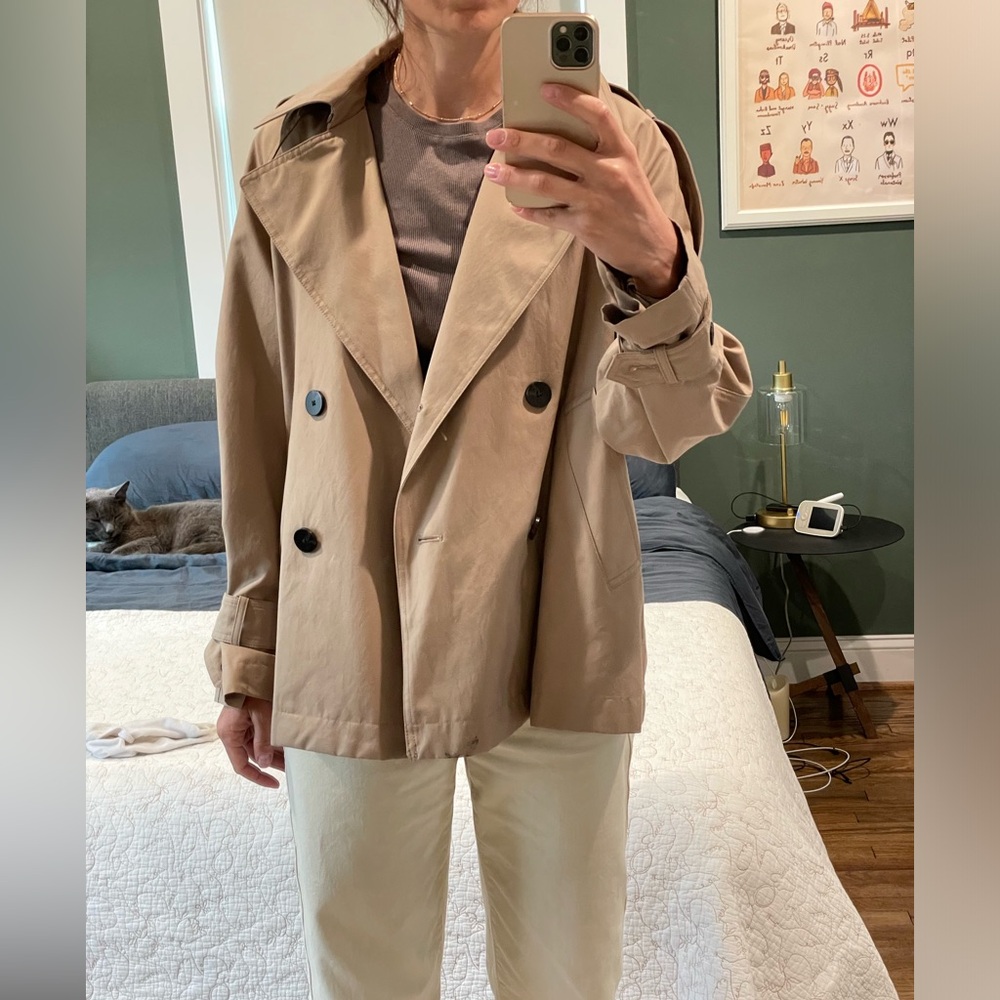 Classic Tan Double-Breasted Women's Short Trench